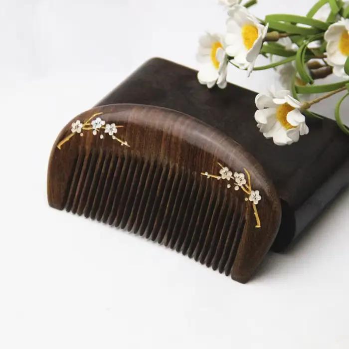 Petit peigne en bois de santal doré naturel, Structure en bois naturel, peigne à cheveux à dents fin