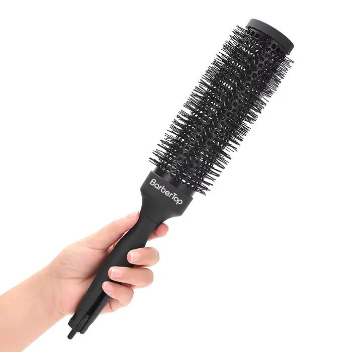 Brosse à cheveux ronde pour le séchage au sèche-cheveux