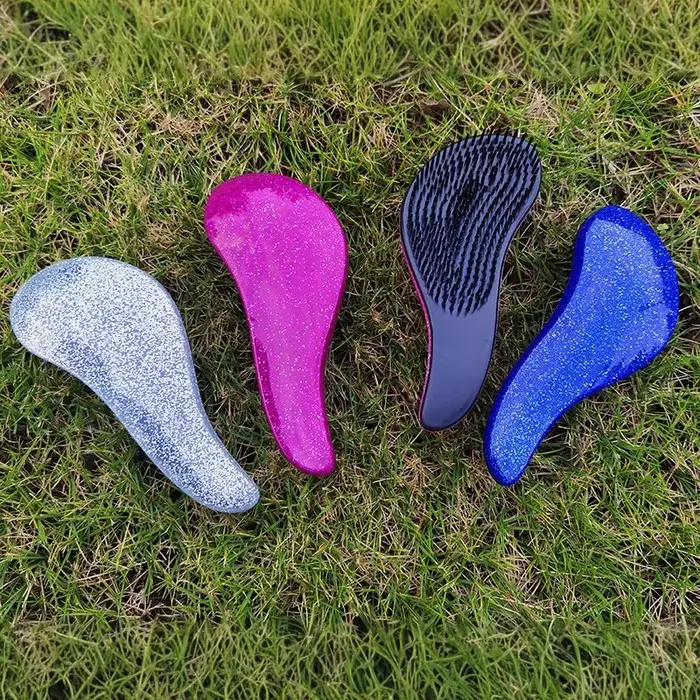 Brosse à cheveux démêlante classique pour femmes et hommes