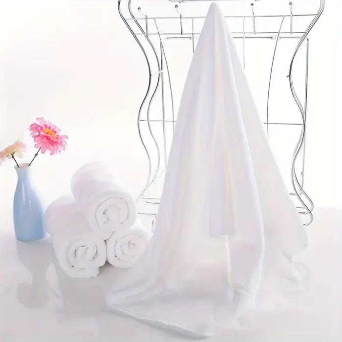 10 serviettes blanches