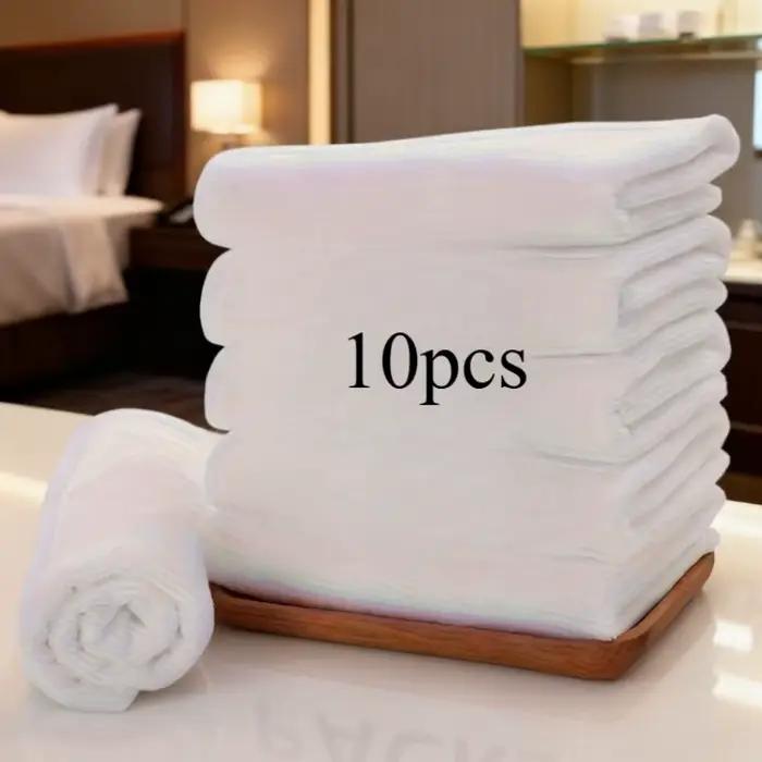 10 serviettes blanches