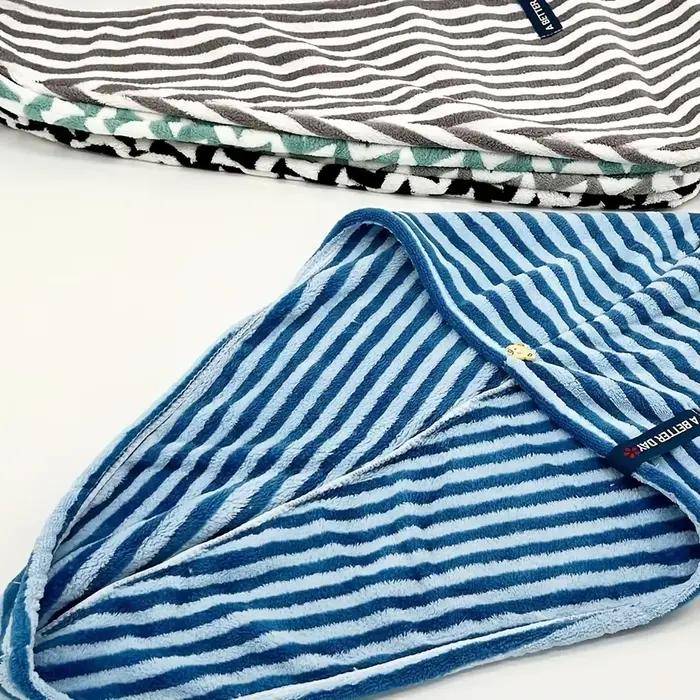 Serviette de bain en microfibre rayée à séchage rapide
