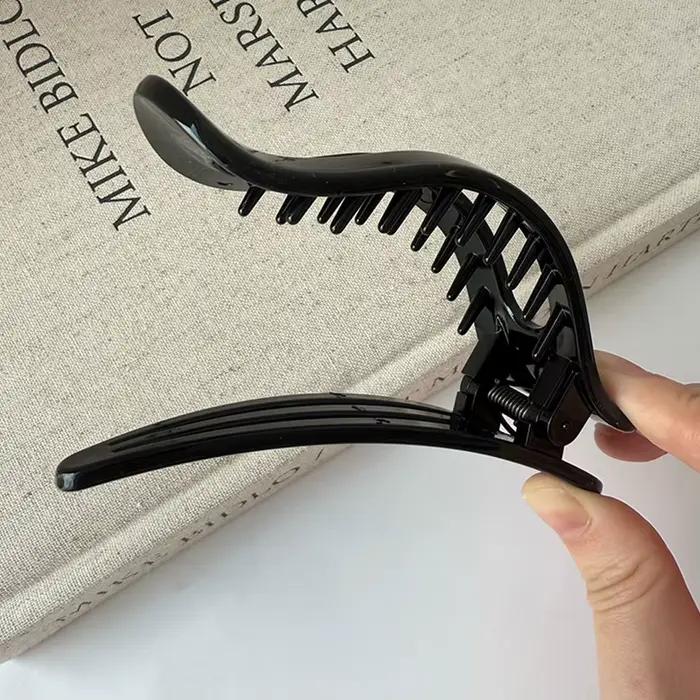 Pince à cheveux ovale tendance pour femme