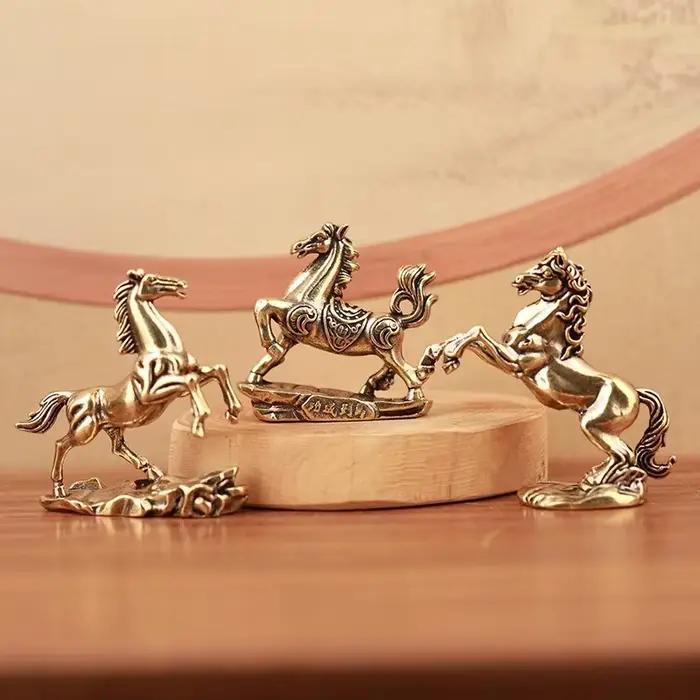 Figurine de cheval en cuivre