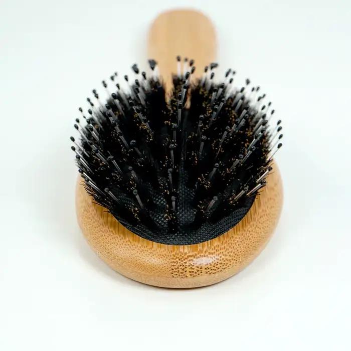 Brosse à cheveux en bois à poils souples pour femmes
